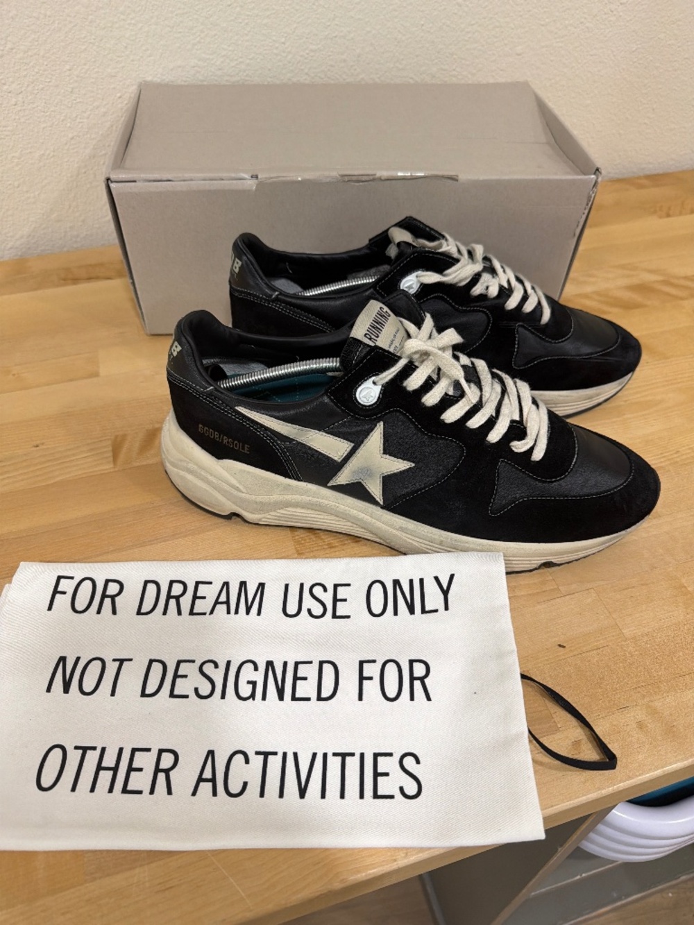Golden Goose men’s black Running Shoes size EU45